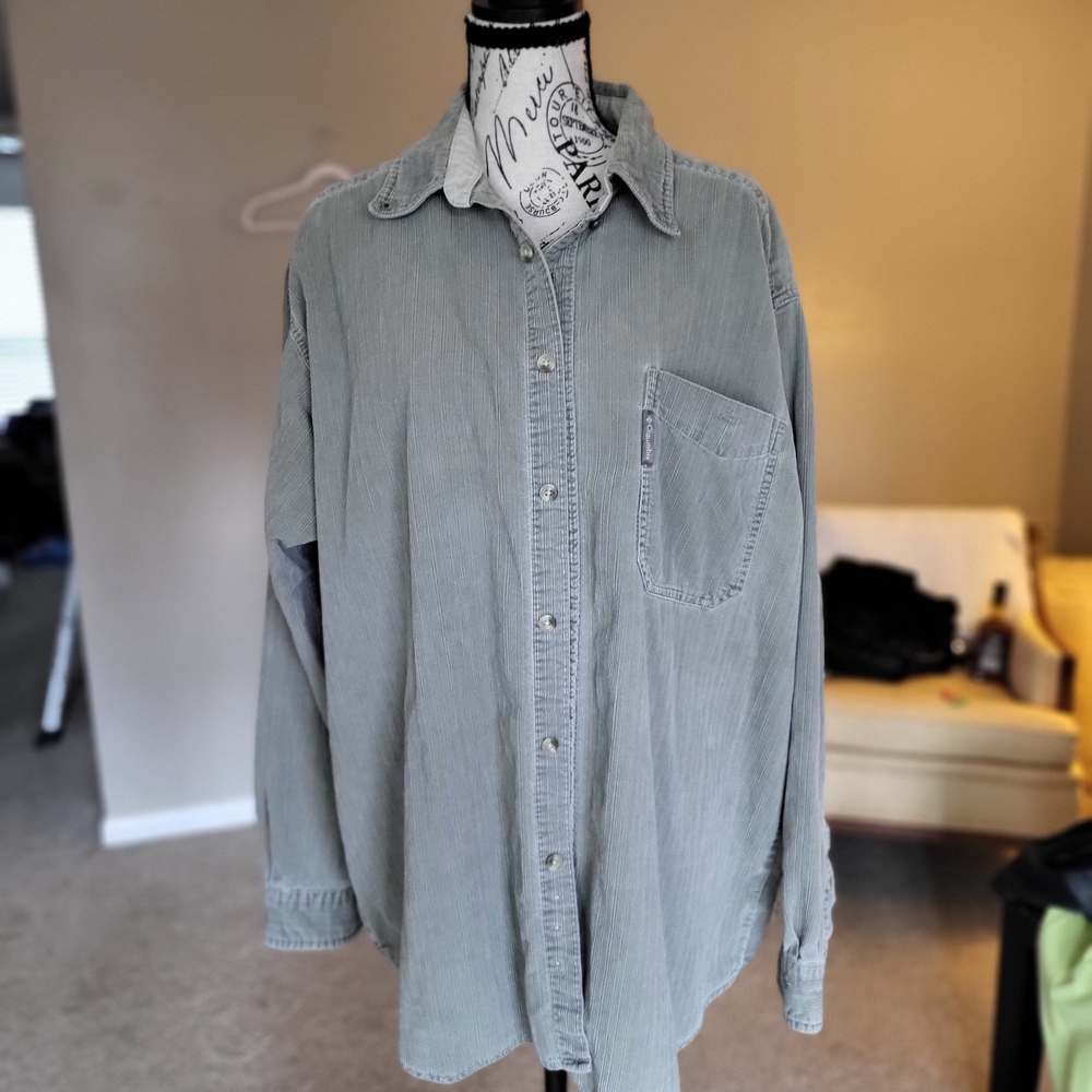 Columbia Men's Casual Gray Button-Down Shirt
